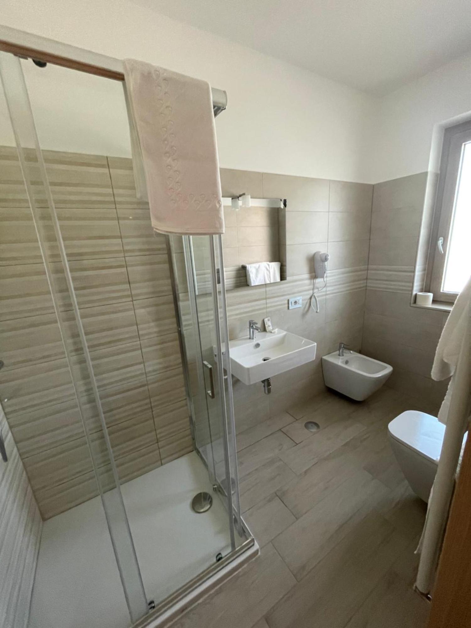 Fd Lorichella Hotel Lorica Bagian luar foto