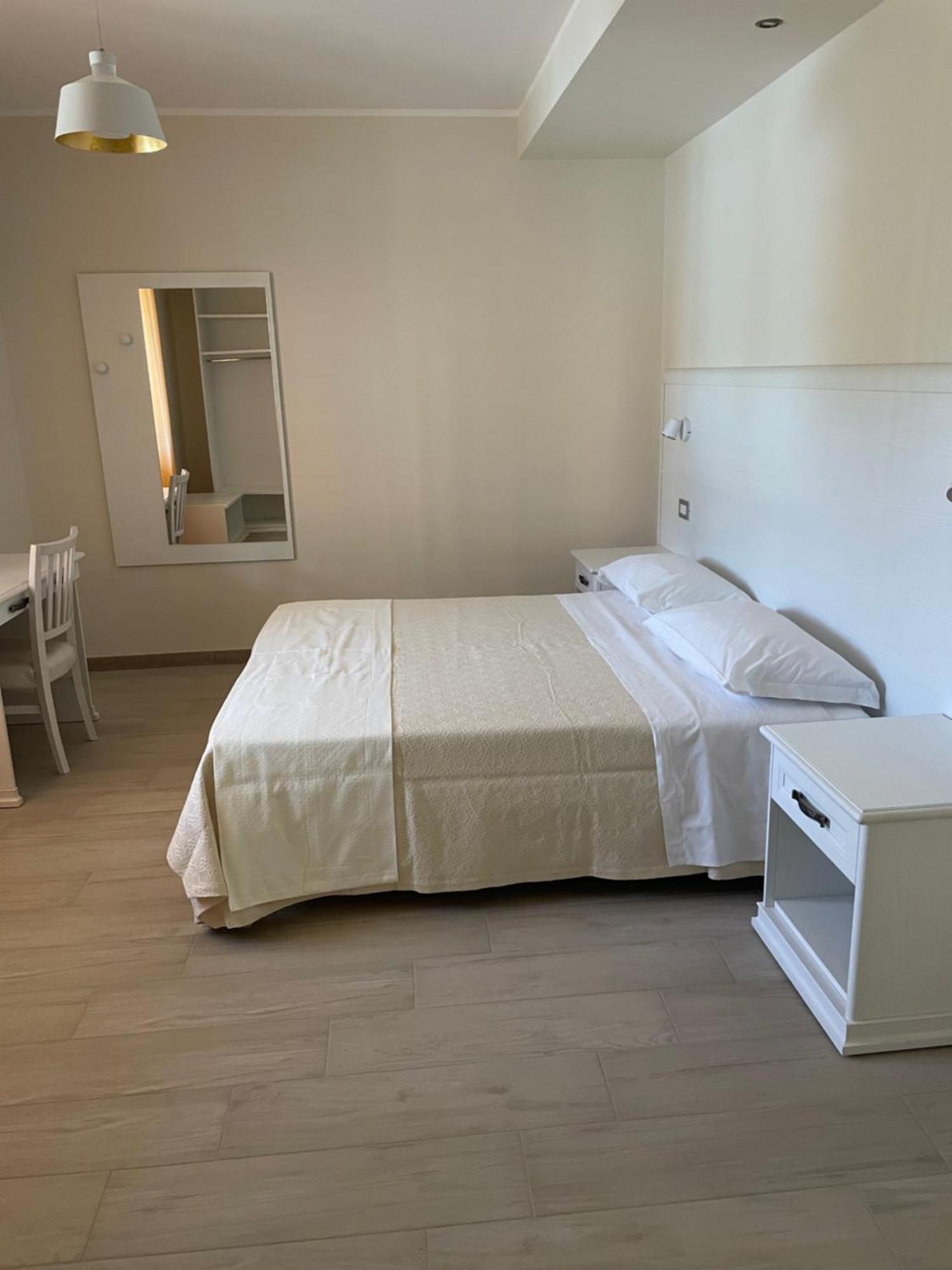 Fd Lorichella Hotel Lorica Bagian luar foto