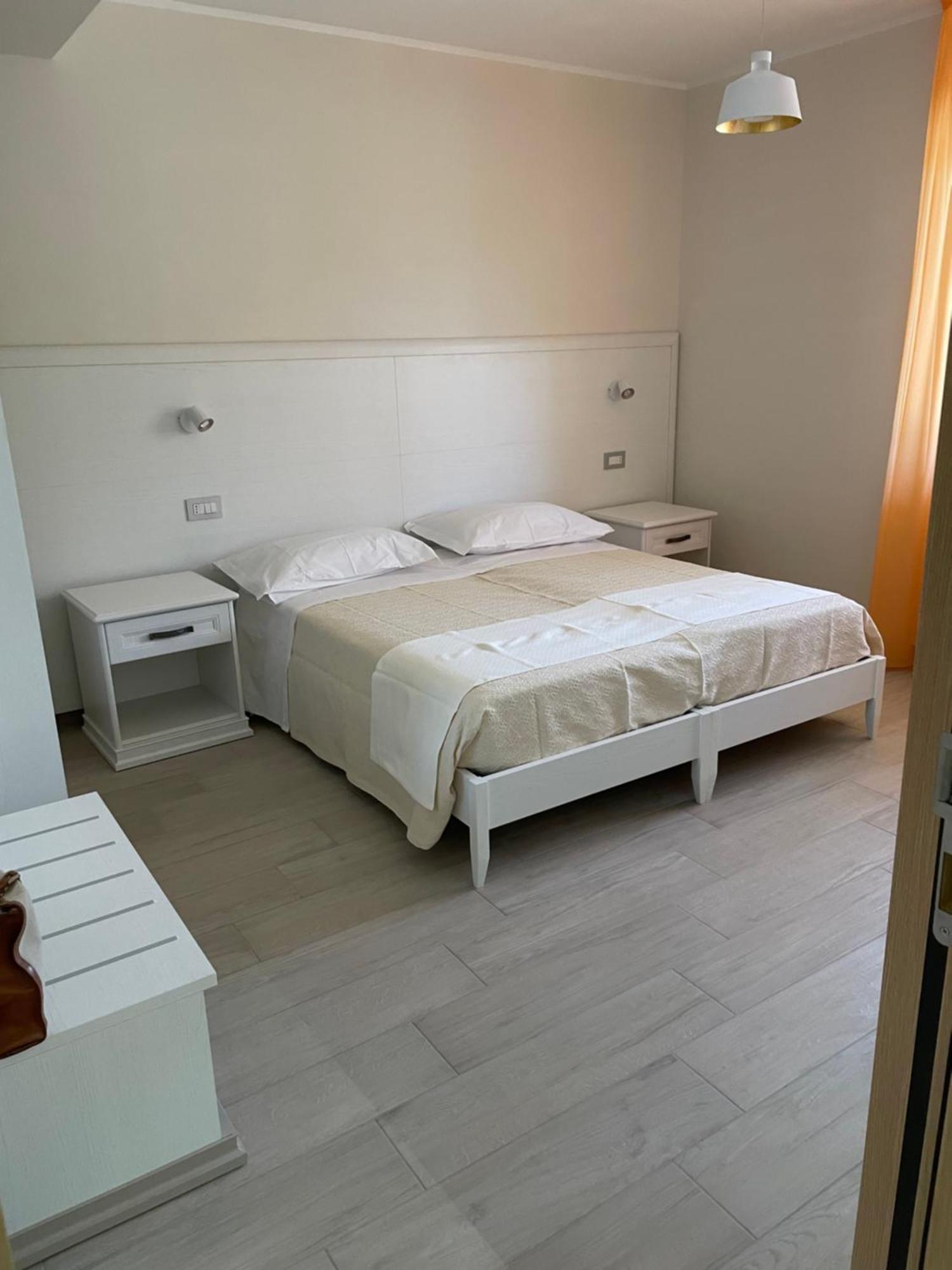 Fd Lorichella Hotel Lorica Bagian luar foto