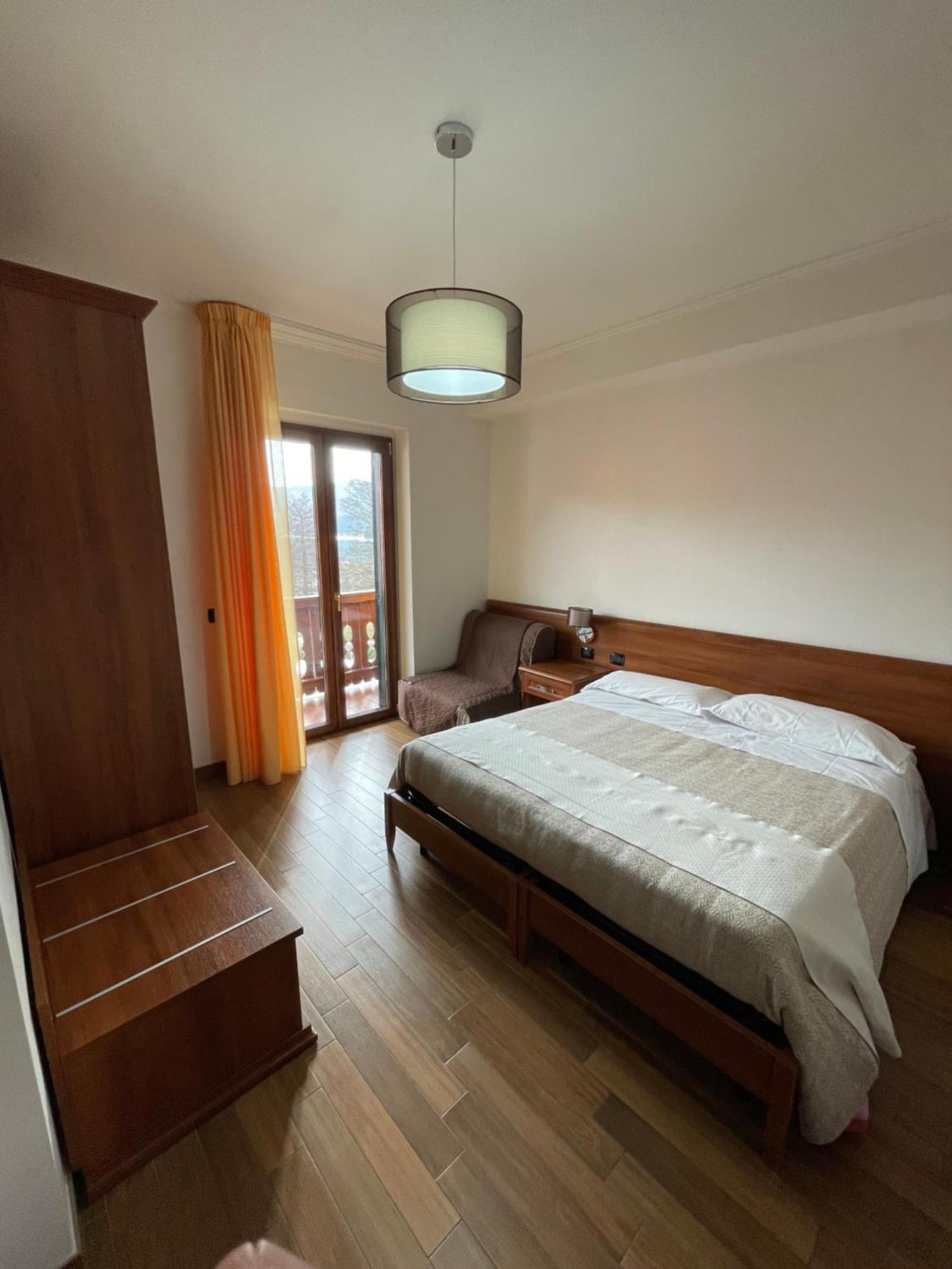 Fd Lorichella Hotel Lorica Bagian luar foto