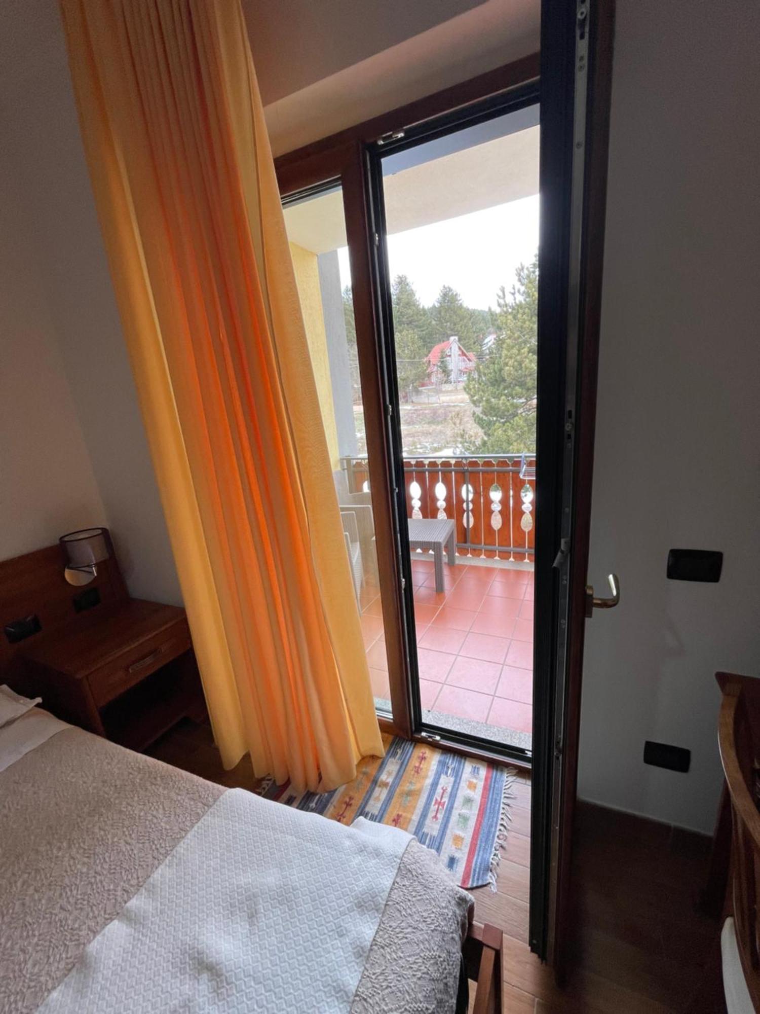 Fd Lorichella Hotel Lorica Bagian luar foto