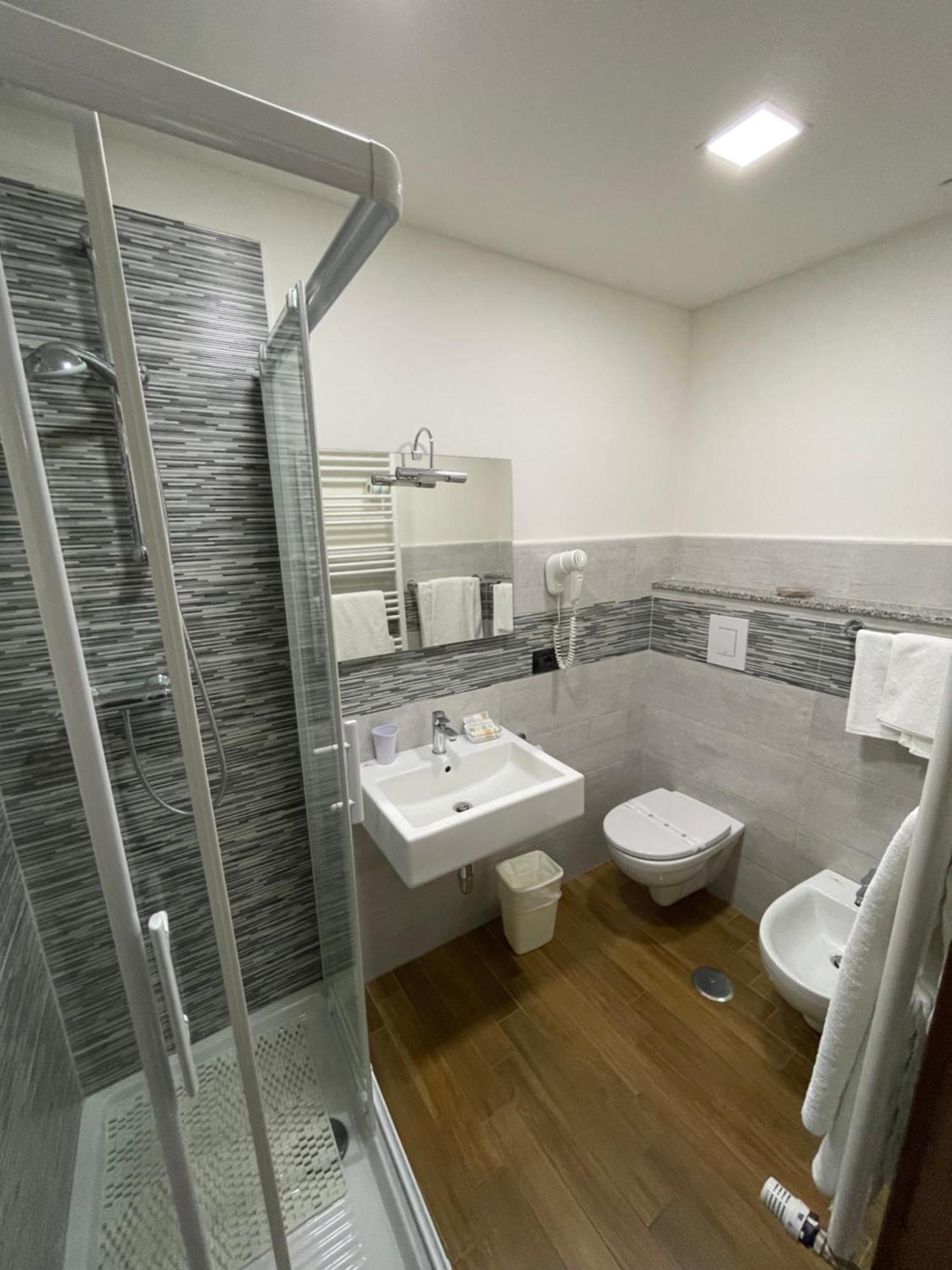 Fd Lorichella Hotel Lorica Bagian luar foto