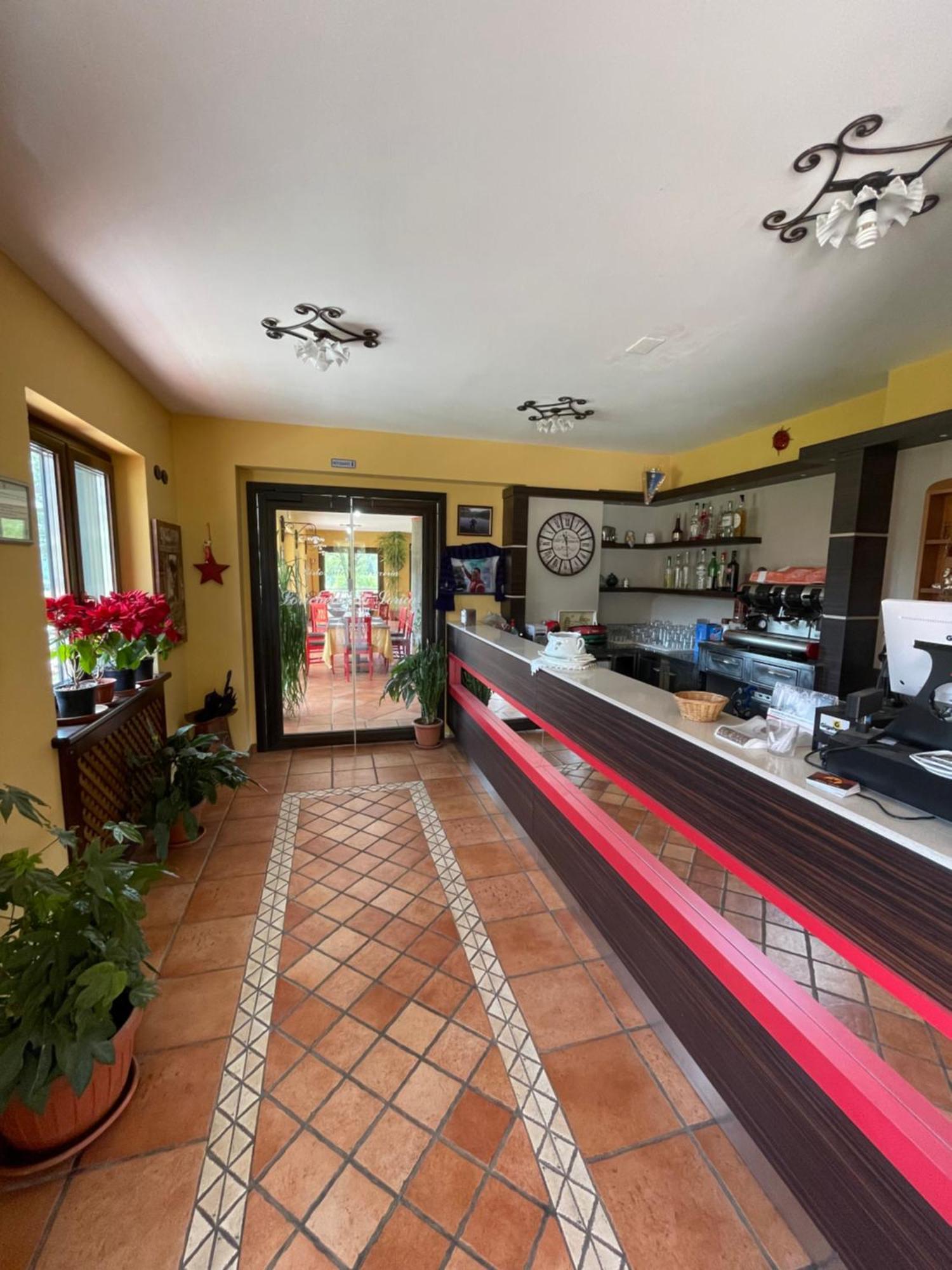 Fd Lorichella Hotel Lorica Bagian luar foto