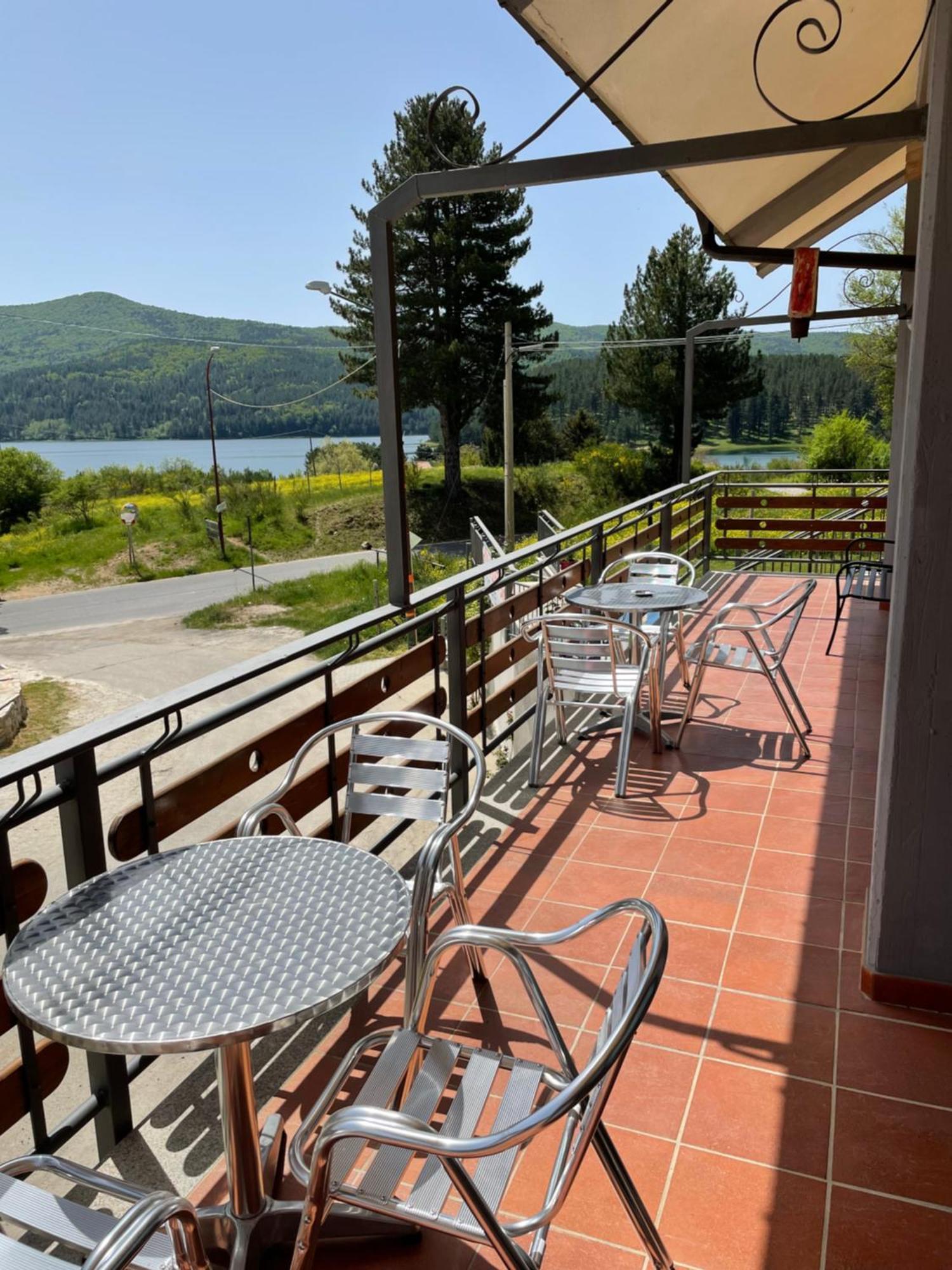 Fd Lorichella Hotel Lorica Bagian luar foto