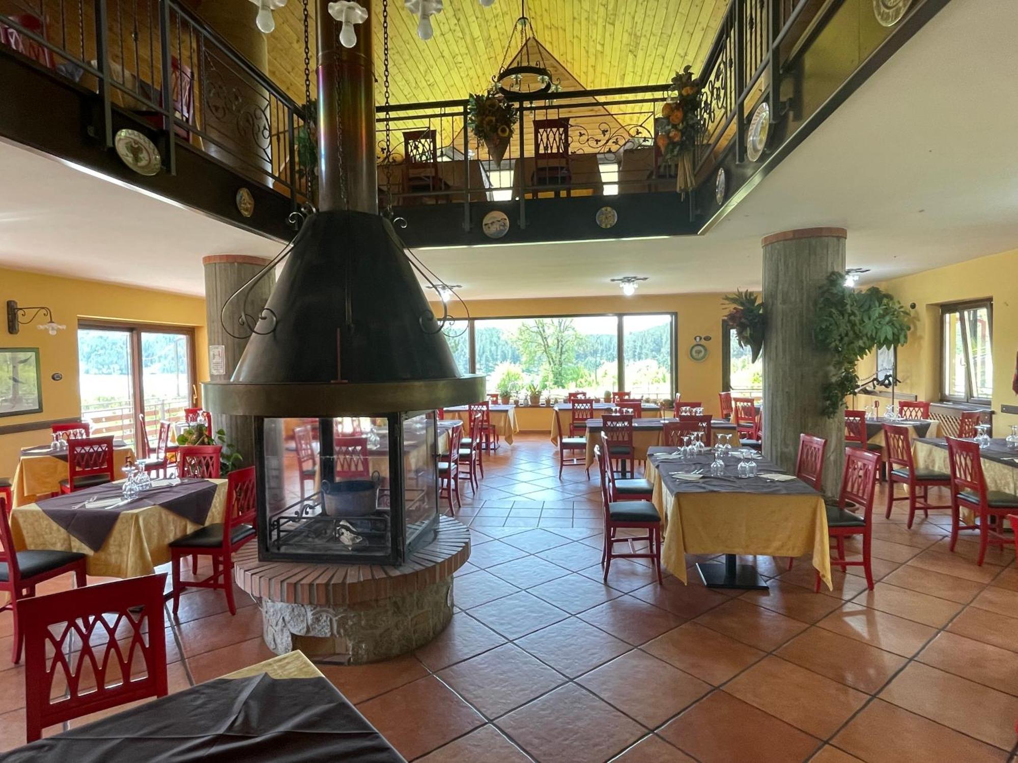 Fd Lorichella Hotel Lorica Bagian luar foto